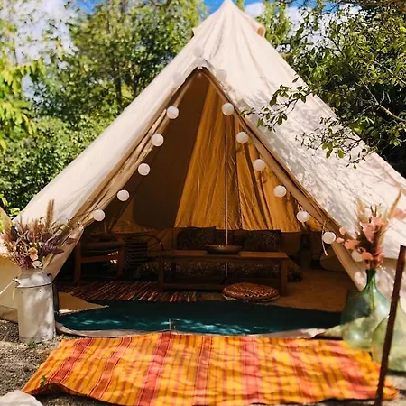Luxury tent Le Tipi De La Vallee Ensoleillee, Terra Luna