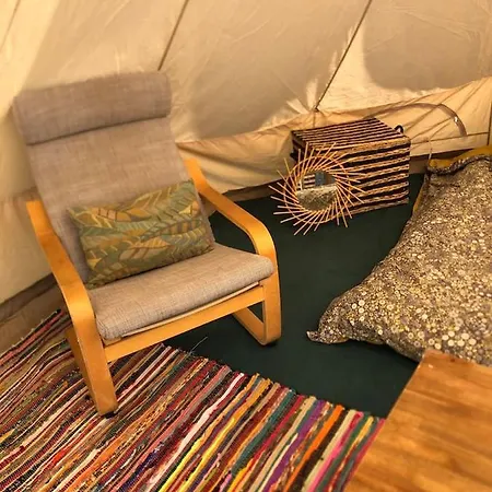 Le Tipi De La Vallee Ensoleillee, Terra Luna *