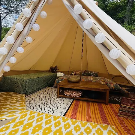 Le Tipi De La Vallee Ensoleillee, Terra Luna *